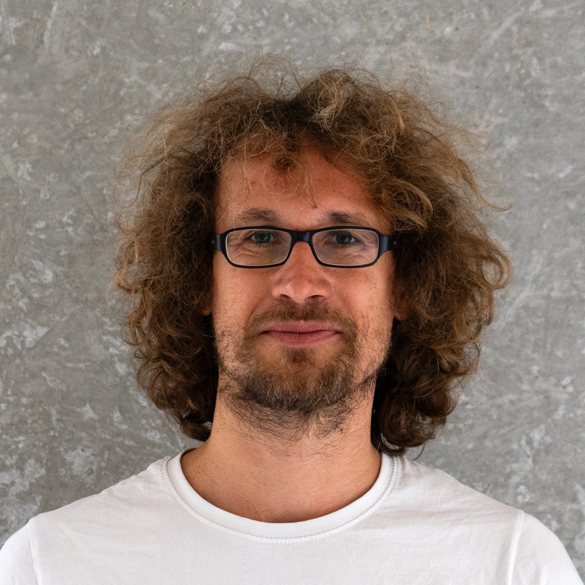 Dr. Janik Wolters, CEO at AQLS